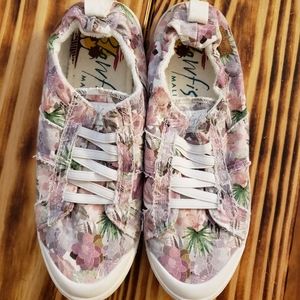 Blowfish. Slip-on Shoes. Size 8.5.